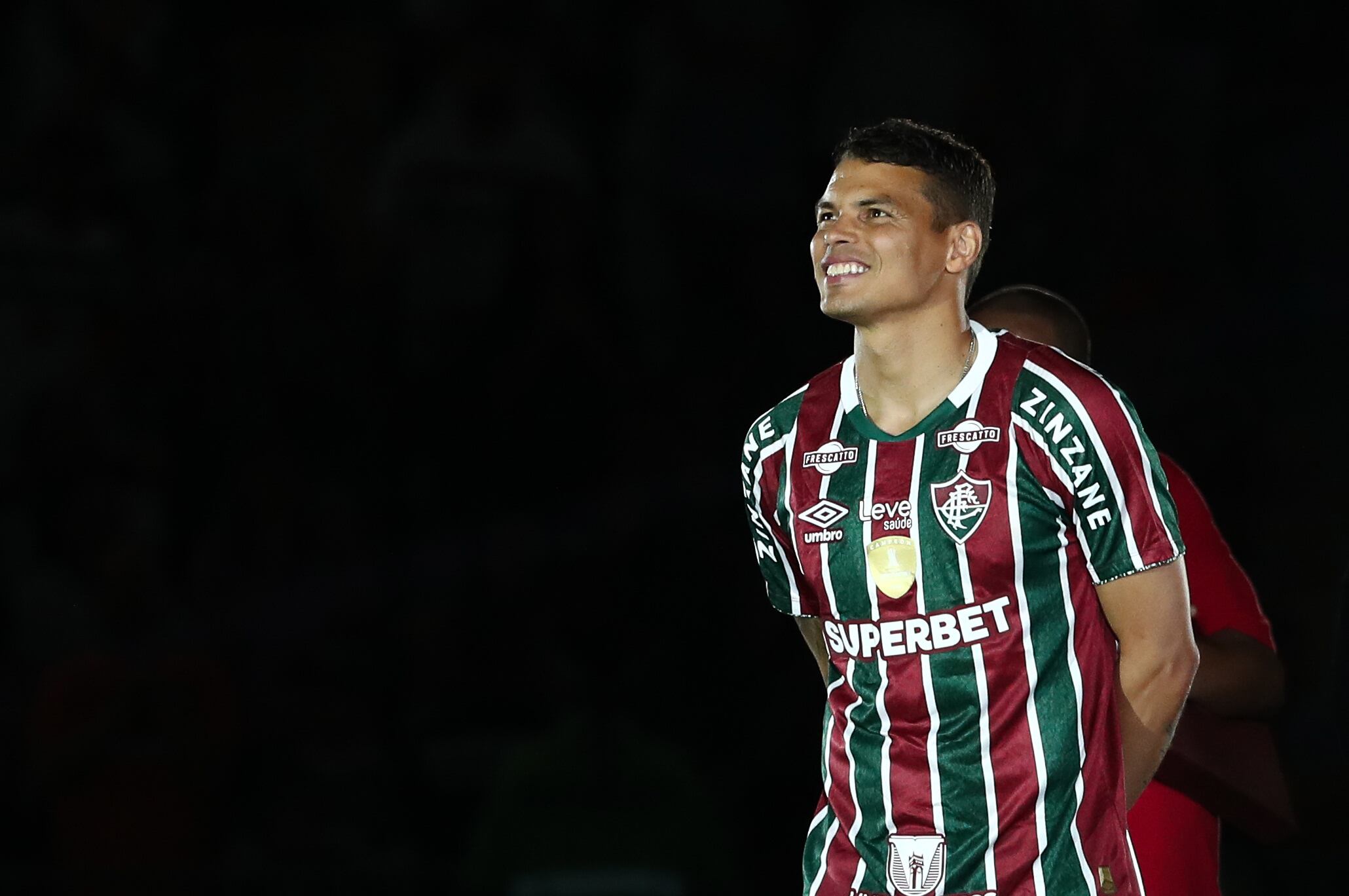 El jugador brasileño Thiago Silva participa en la celebración de su incorporación al Fluminense este viernes, en el estadio Maracaná en Río de Janeiro (Brasil). Foto: EFE.
