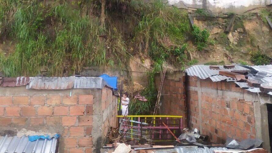 Deslizamiento de tierra en zona de ladera de Cali. Foto: Erika Rebolledo