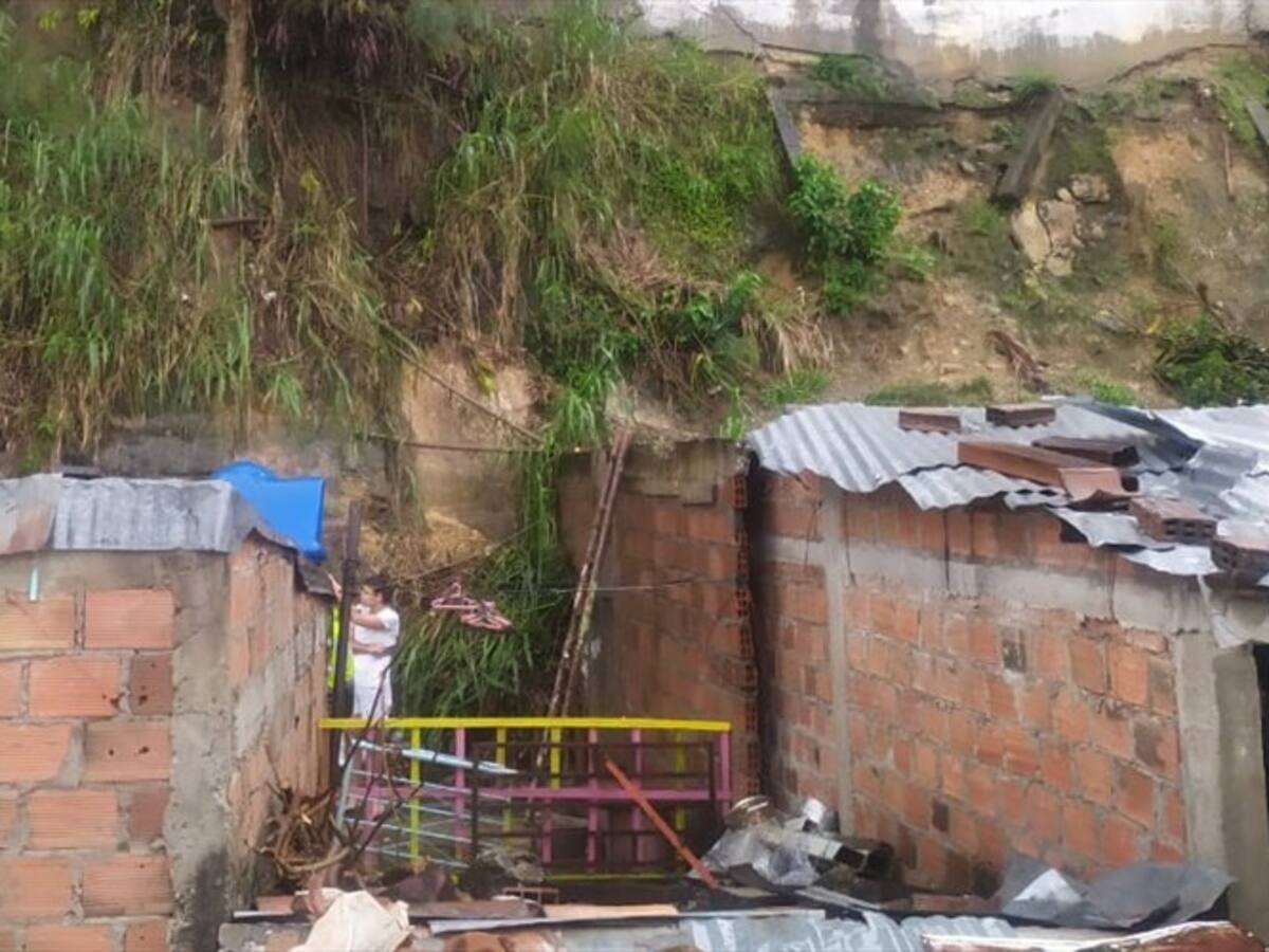 Niña de cuatro años y su madre pierden la vida por deslizamiento de tierra en Cali