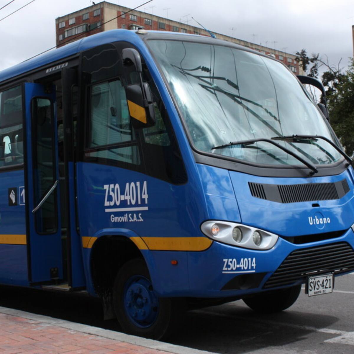 Con cauchera, un hombre en Bogotá ha vandalizado más de 26 buses del Sitp
