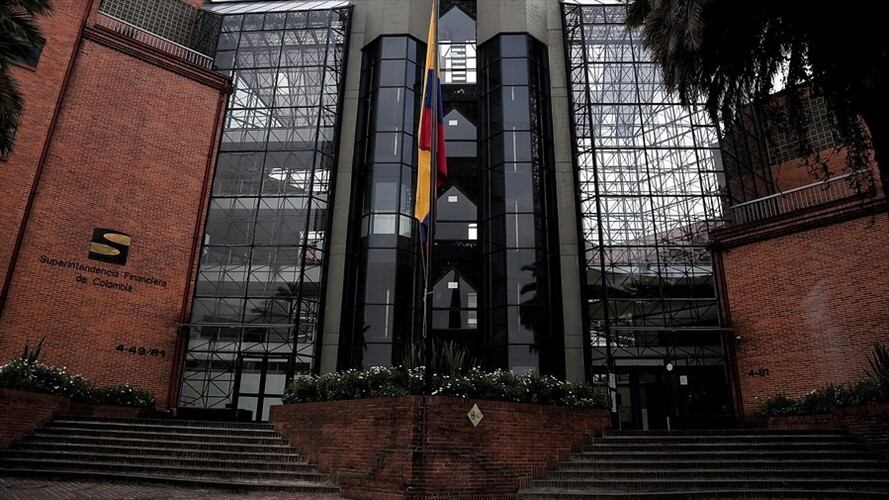 Alerta por seis falsos prestamistas que se presentan como vigilados por la Superfinanciera. Foto: Colprensa