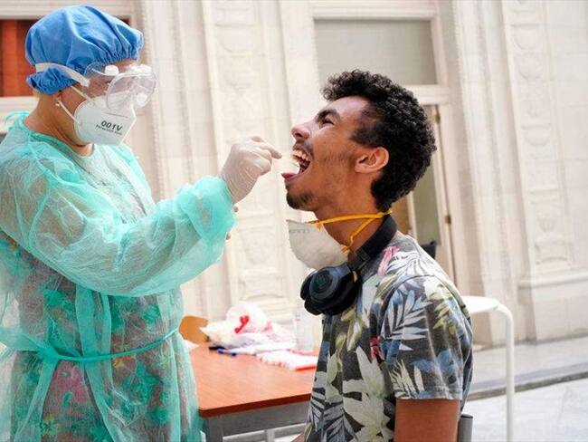 Las normas represivas que Cuba impone a sus médicos