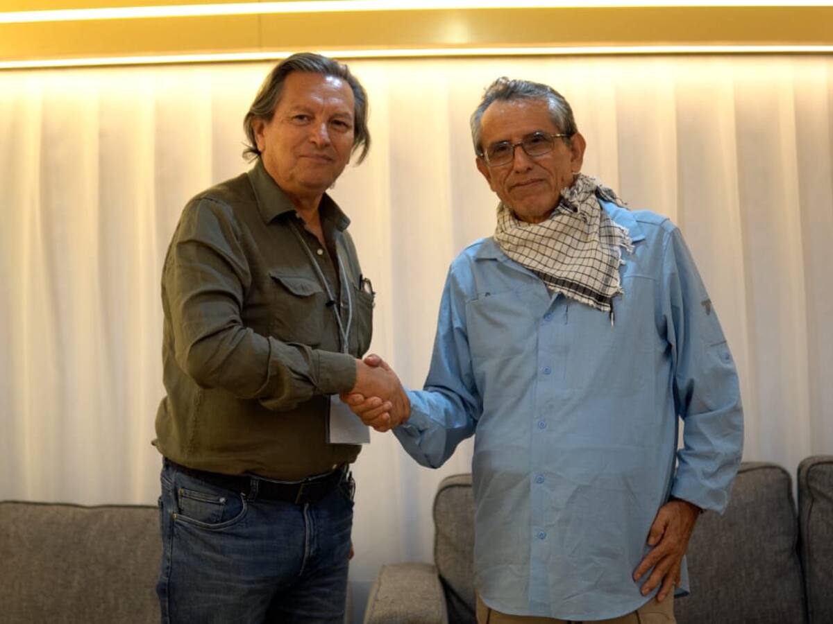 Gobierno y grupo de 'Walter Mendoza' acuerdan sustitución de 3.000 hectáreas de coca