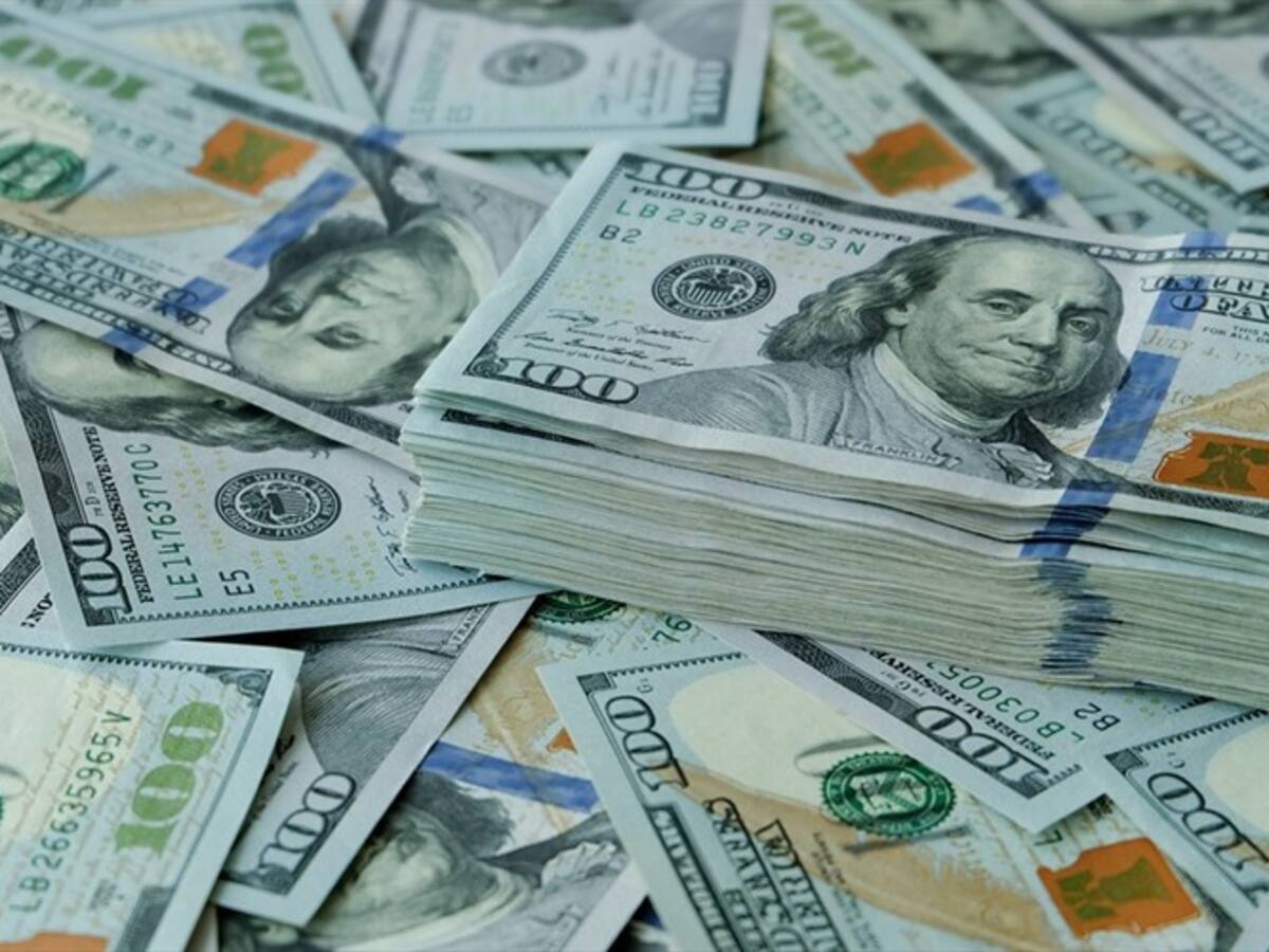 Mujer recibe por error de un banco mil millones de dólares