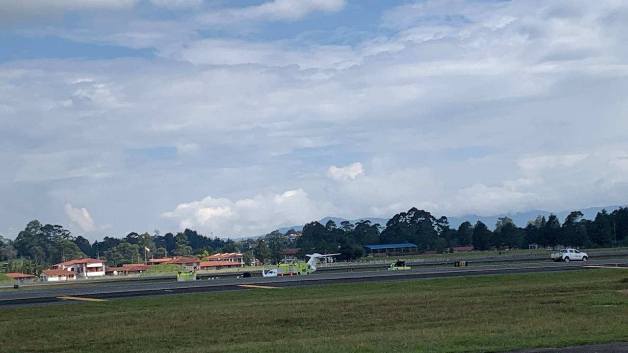 Avión se sale de la pista en Rionegro- Foto Denuncias Antioquia.