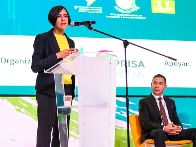 Susana Muhamad en la Cumbre Internacional de Sostenibilidad e Innovación Ambiental. Foto: W Radio
