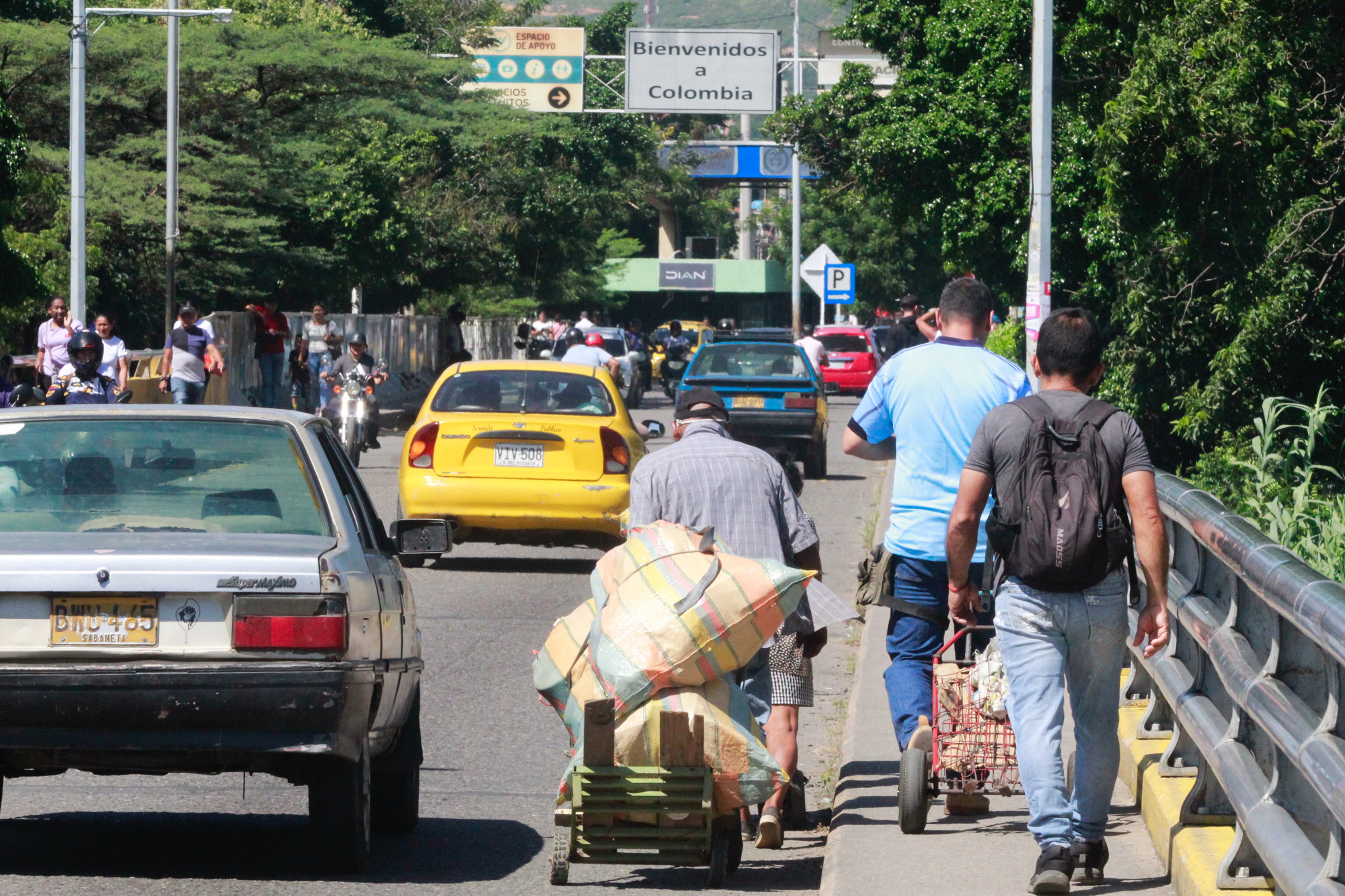 Puente Simón Bolívar que une a Villa del Rosario (Colombia) con San Antonio del Táchira (Venezuela). Foto: EFE/ Mario Caicedo.
