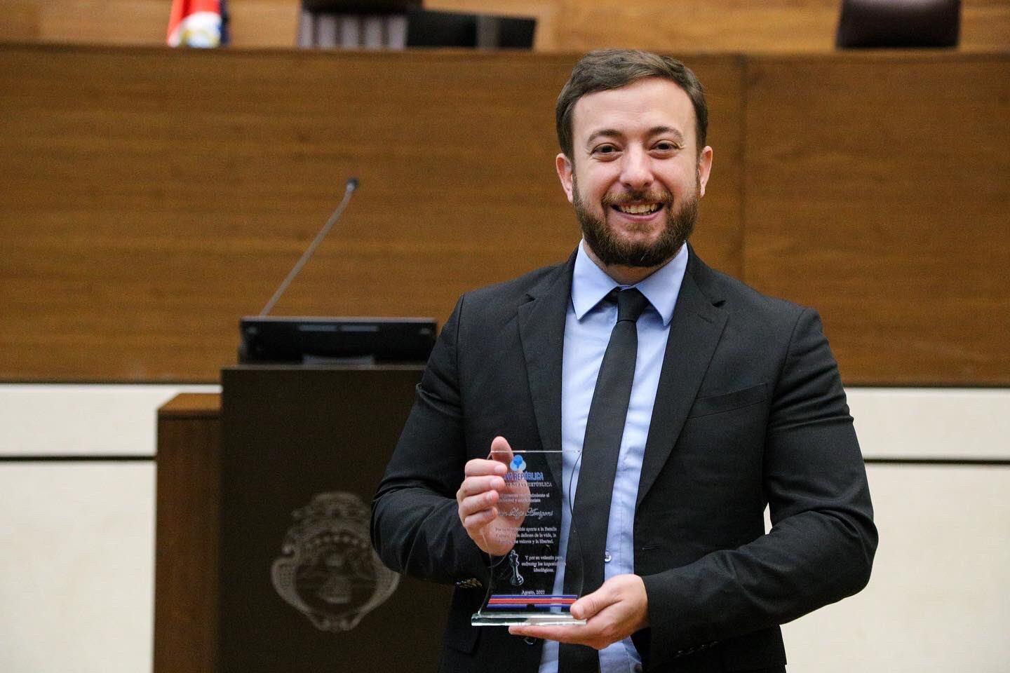 Escritor argentino Agustín Laje. Foto: Twitter (@AgustinLaje)