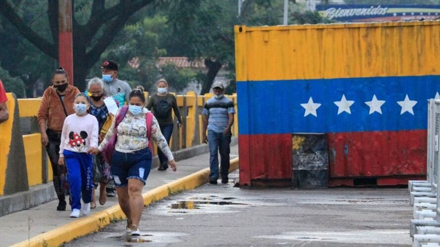 El presidente Iván Duque dio a conocer que, desde ya, varias instituciones colombianas lideran y trabajan en la apertura de la frontera con Venezuela. Foto: Getty Images / SCHNEYDER MENDOZA