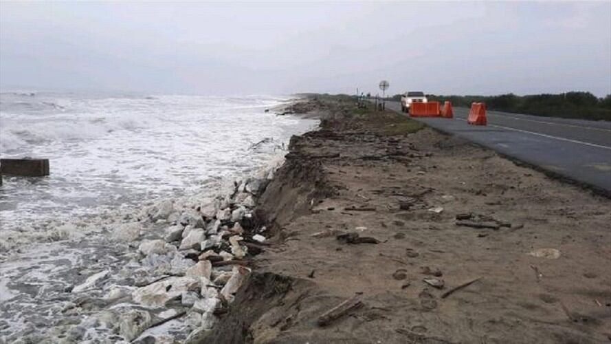 El proceso erosivo de la vía Santa Marta – Barranquilla genera una nueva emergencia. Foto: Proporcionada por Gennys Álvarez