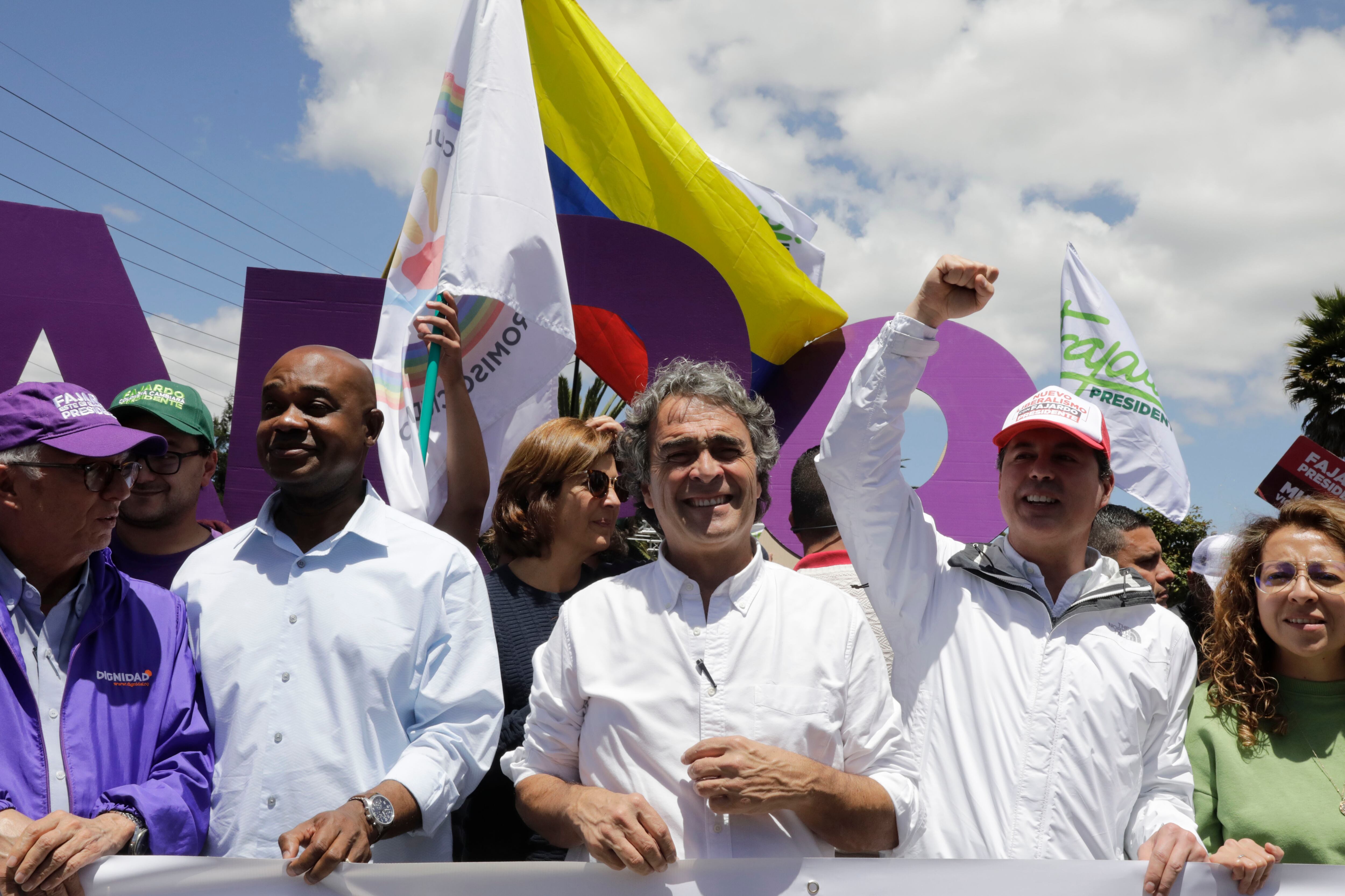 El candidato presidencial Sergio Fajardo en el cierre de su camapaña. Foto: EFE
