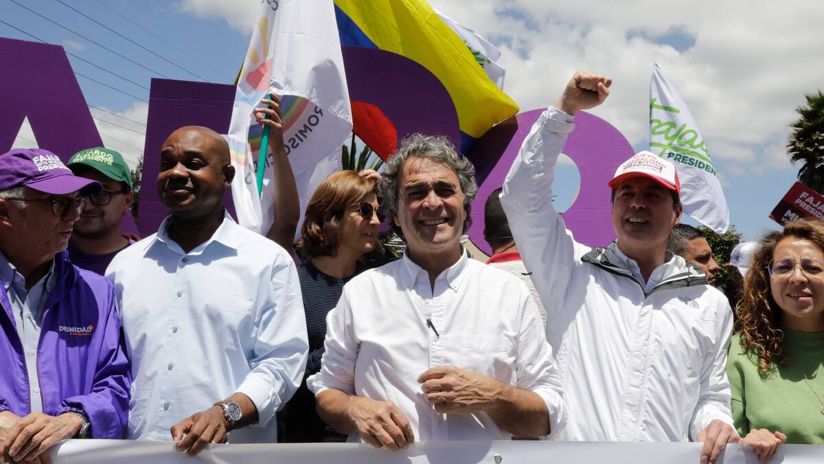 “No es el país de Uribe, Duque o ‘Fico’ y tampoco será de Petro”: Sergio Fajardo en el cierre de su campaña