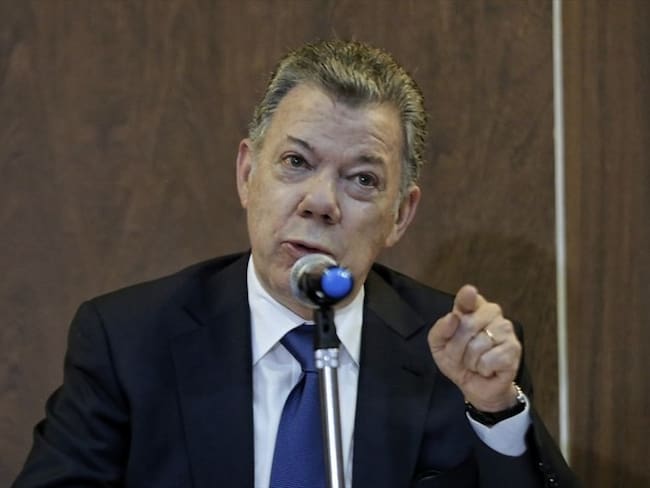 Durante la presentación del libro ‘Una conversación pendiente’, el expresidente Juan Manuel Santos habló del coronel José Luis Esparza. Foto: Colprensa / DIEGO PINEDA