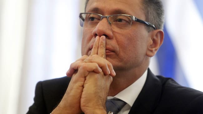 MON04. MONTEVIDEO (URUGUAY), 06/04/2024.- Fotografía de archivo fechada el 29 de mayo de 2014 que muestra al vicepresidente de Ecuador, Jorge Glas, durante una visita a Montevideo (Uruguay). El exvicepresidente de Ecuador Jorge Glas, uno de los hombres fuertes del Gobierno de Ecuador durante el mandato presidencial de Rafael Correa (2007-2017), vuelve a estar detenido, como lo ha estado la mayor parte de los más de seis años que han pasado desde que dejó el cargo, involucrado en condenas e imputaciones de corrupción que él denuncia como una persecución política y 'lawfare'. EFE/ Archivo