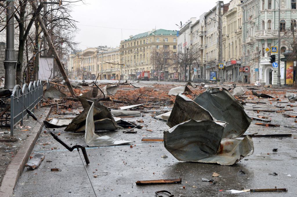 Bombardeo en Kiev (Photo by Sergey BOBOK / AFP) (Photo by SERGEY BOBOK/AFP via Getty Images)