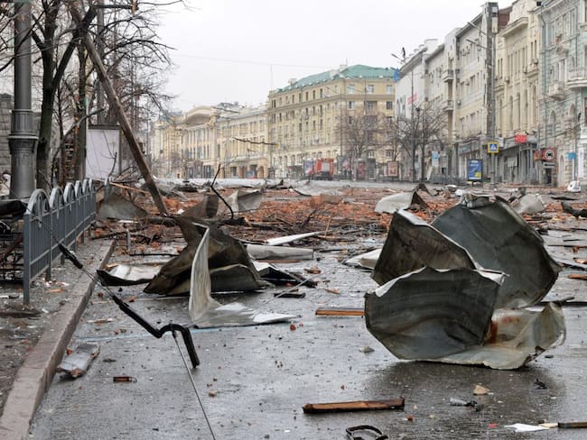 Bombardeo en Kiev (Photo by Sergey BOBOK / AFP) (Photo by SERGEY BOBOK/AFP via Getty Images)