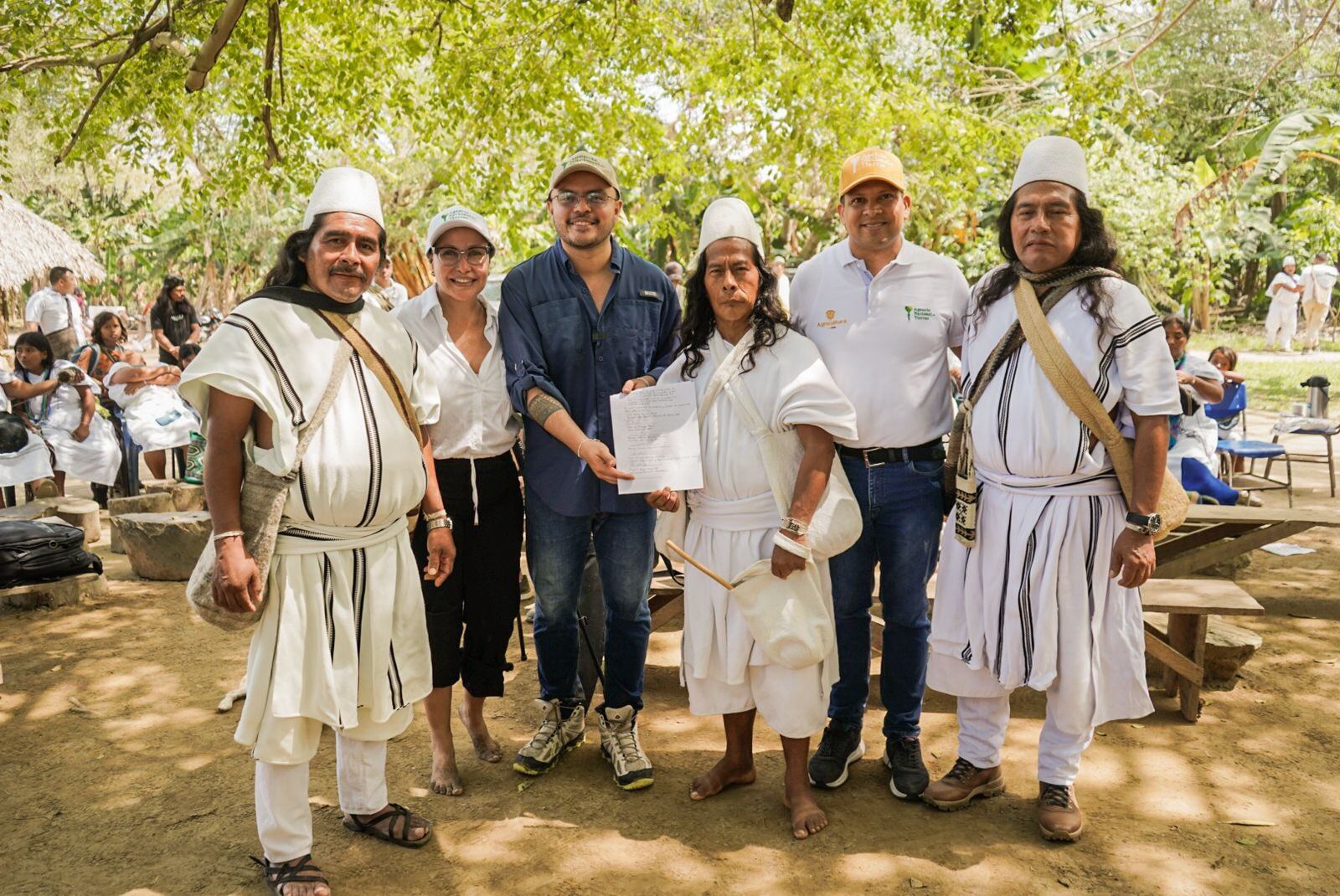 Reunión en Katanzama/ Agencia Nacional de Tierras.
