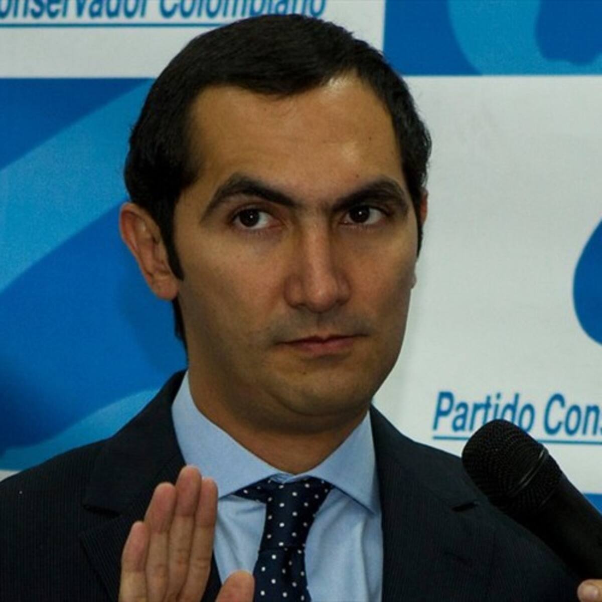 Si alguna mujer se sintió ofendida por la campaña pido excusas: David Barguil
