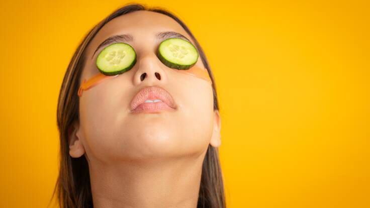 Mito o realidad: ¿El hielo y el pepino sirven para bajar las ojeras?