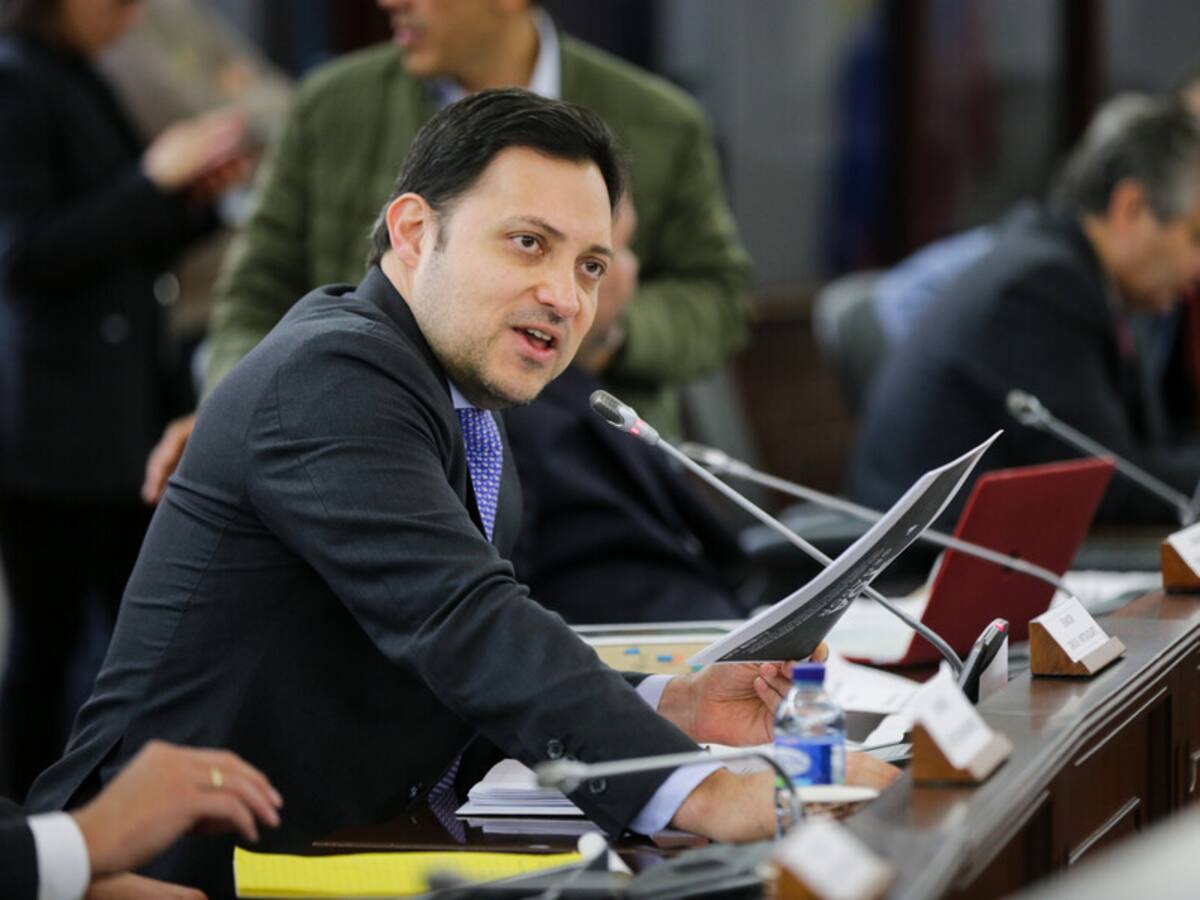 No vamos a “pupitrear” una reforma constitucional: Carlos Fernando Motoa