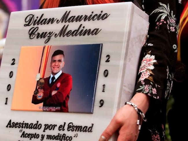 Jenny Alejandra Medina, madre del joven asesinado a manos de un agente del Esmad, hizo parte de las movilizaciones del 28 de abril.. Foto: Getty Images