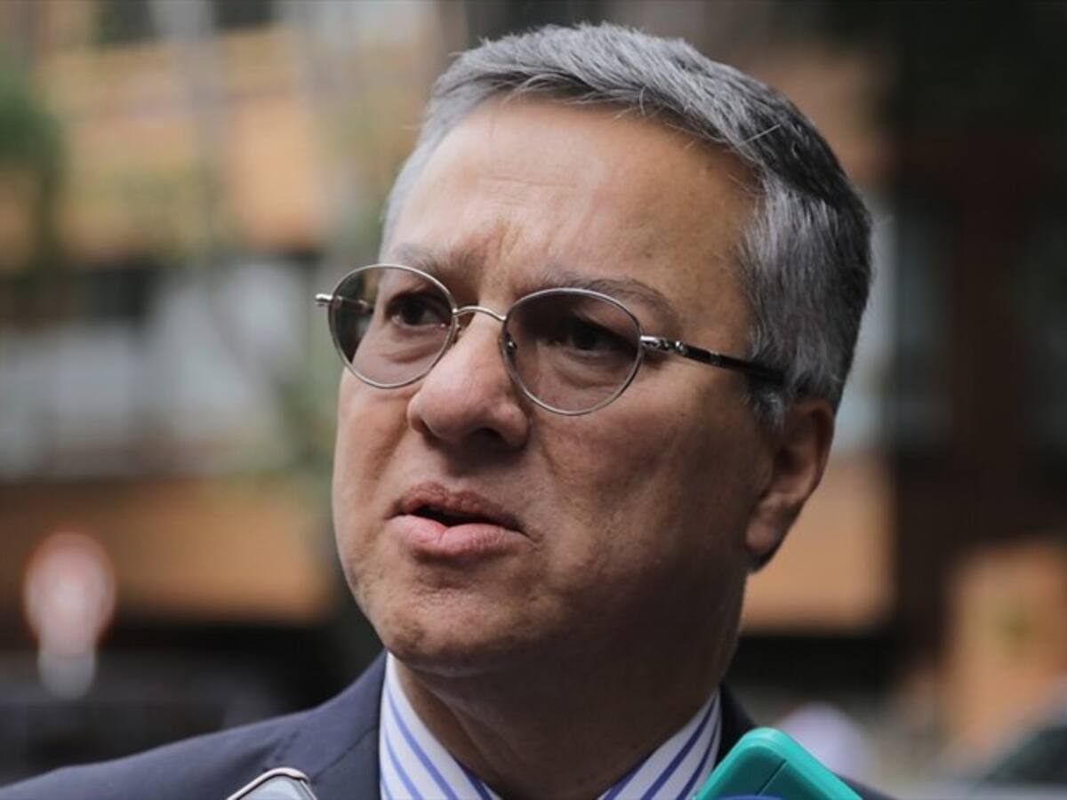 Fiscal ad hoc dice que no es cierta compulsa de copias contra Néstor Humberto Martínez