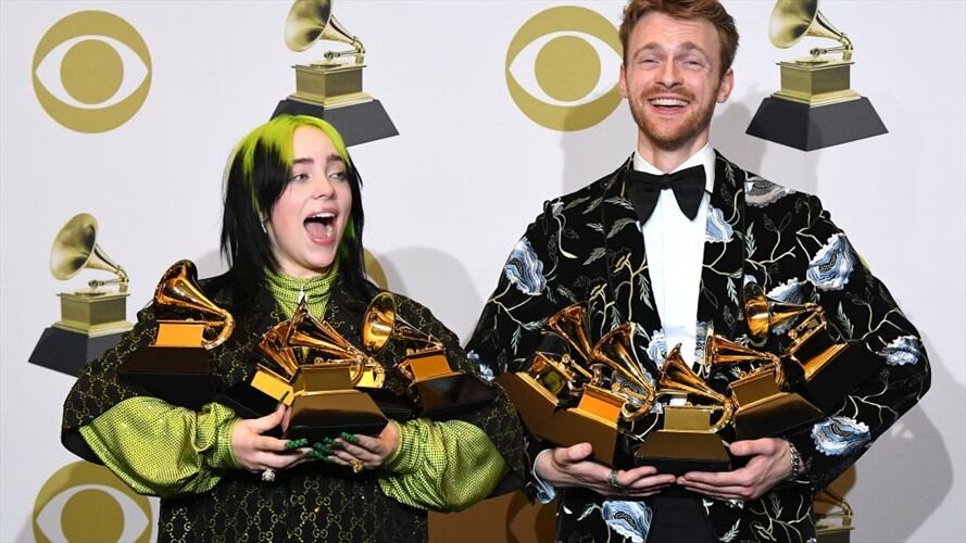 Billie Eilish y su hermano Finneas O'Connell fueron los máximos ganadores de la edición pasada. Foto: Getty Images