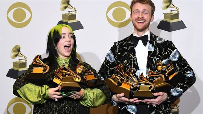 Billie Eilish y su hermano Finneas O'Connell fueron los máximos ganadores de la edición pasada. Foto: Getty Images