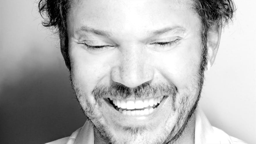 El cantante aseguró que estará lanzando un nuevo disco en Agosto con nuevas y viejas canciones.. Foto: Cortesía