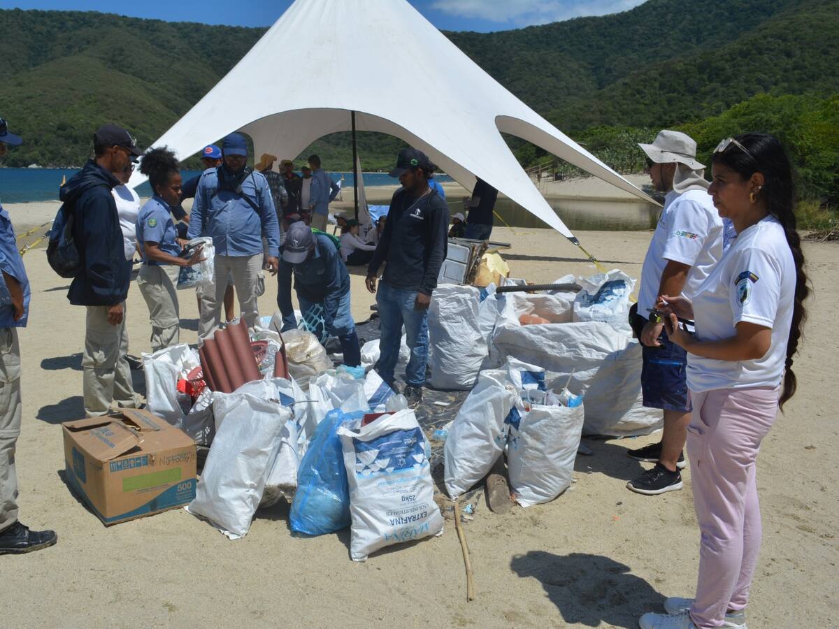 Realizado el ritual de limpieza más grande en área protegida del Parque Tayrona