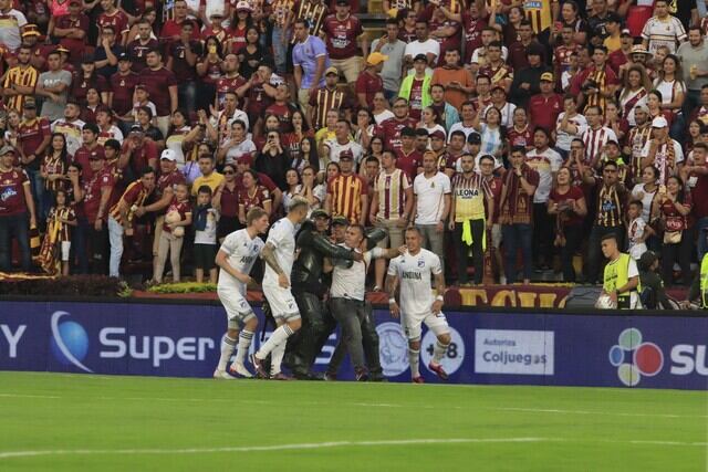 Agresión a Daniel Cataño. Foto: Colprensa Jorge Cuellar