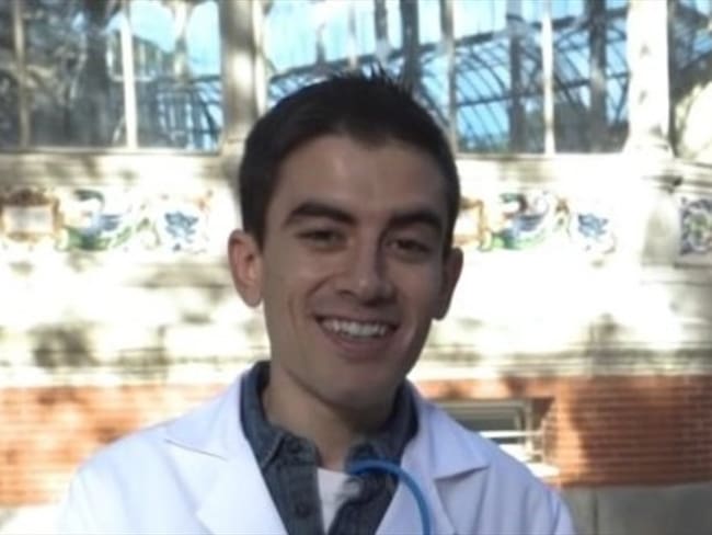 El Arzobispado de Lima, en Perú usó la imagen del "Niño Polla" al creer que había fallecido por COVID-19 pero ni era médico, ni había muerto.. Foto: Twitter