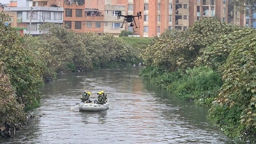 La búsqueda de Sara Sofía Galván se realiza con ayuda de drones y equipo de rescate acuático. Foto: Colprensa / CAMILO GARCÍA