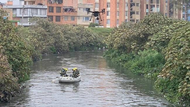 La búsqueda de Sara Sofía Galván se realiza con ayuda de drones y equipo de rescate acuático. Foto: Colprensa / CAMILO GARCÍA