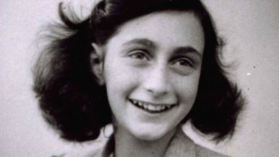 Anne Frank fue una niña alemana con ascendencia judía, mundialmente conocida por haber escrito un diario en el que narra la vida de ocho personas escondidas durante la Segunda Guerra Mundial. Foto: Agencia Anadolu