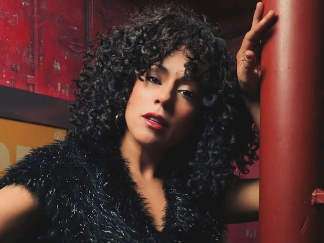 Ilona presenta ‘Te lo perdíste’, su nuevo sencillo de cumbia pop para el amor propio