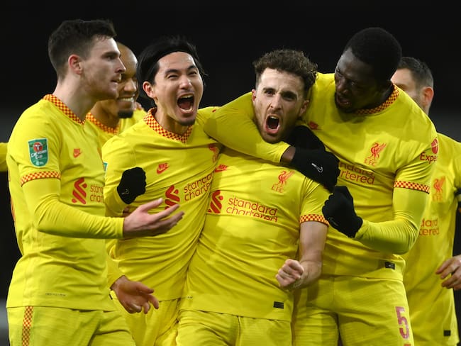 Jugadores del Liverpool celebrando el segundo gol de Diogo Jota ante el Arsenal en la semifinal de la Copa de la Liga