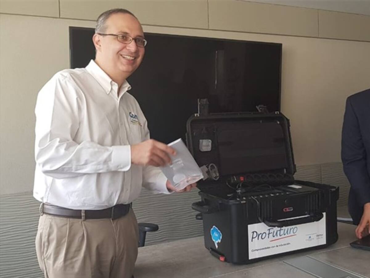 Con maleta tecnológica quieren capacitar a los niños en Manizales