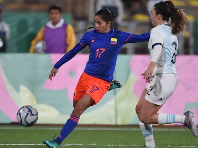 &quot;Horarios de fútbol femenino no favorecen a futbolistas ni espectadores&quot;: Carolina Arias