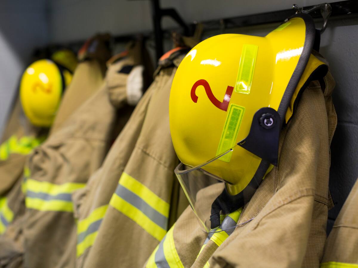 Incendio en Cedritos: Bomberos de Bogotá controlan emergencia y rescatan mascotas