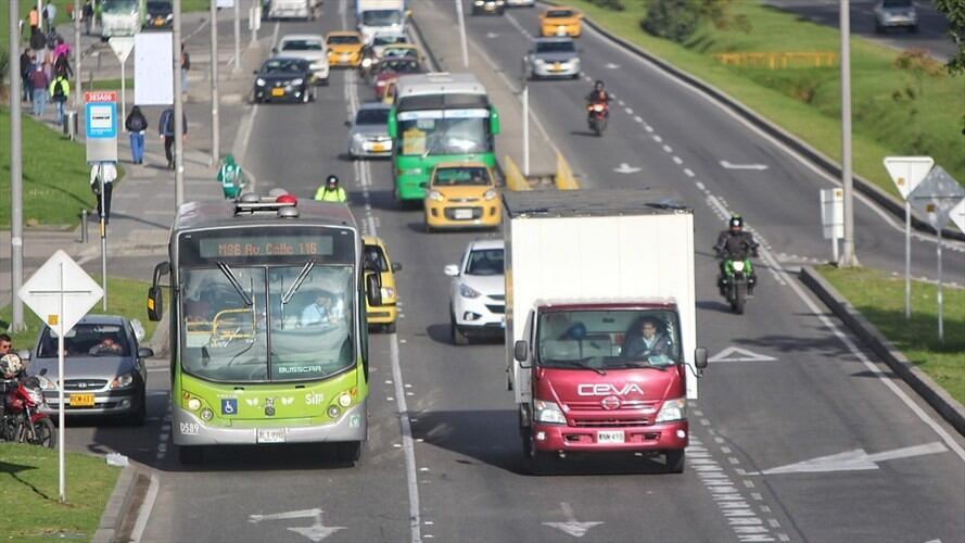 Reposición de vehículos de transporte terrestre mixto y de pasajeros. Foto: Colprensa
