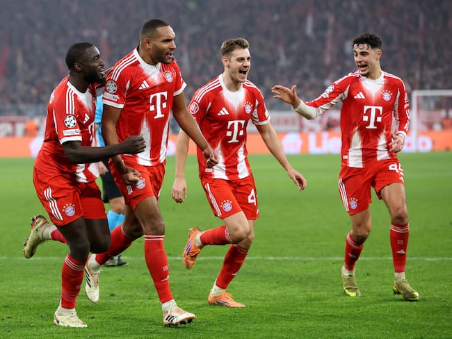 Jonathan Tah celebra su gol ante el Sporting CP por Champions League junto a sus compañeros del Bayern Múnich. FOTO: Alexander Hassenstein/Getty Images