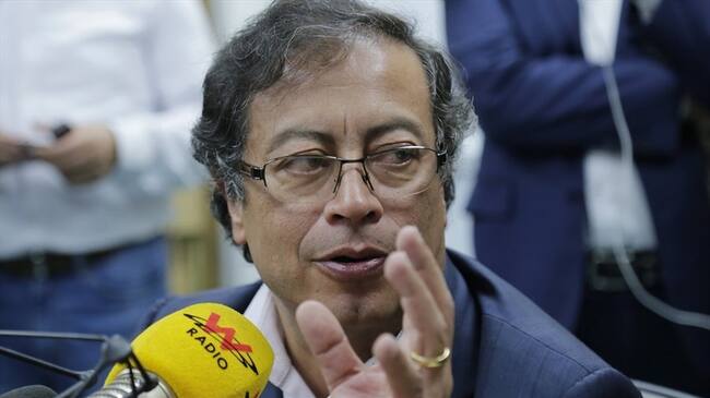 Gustavo Petro reveló que no asistió a la primera alocución de la oposición porque no fue invitado a acompañar a la representante Juanita Goebertus. Foto: Colprensa