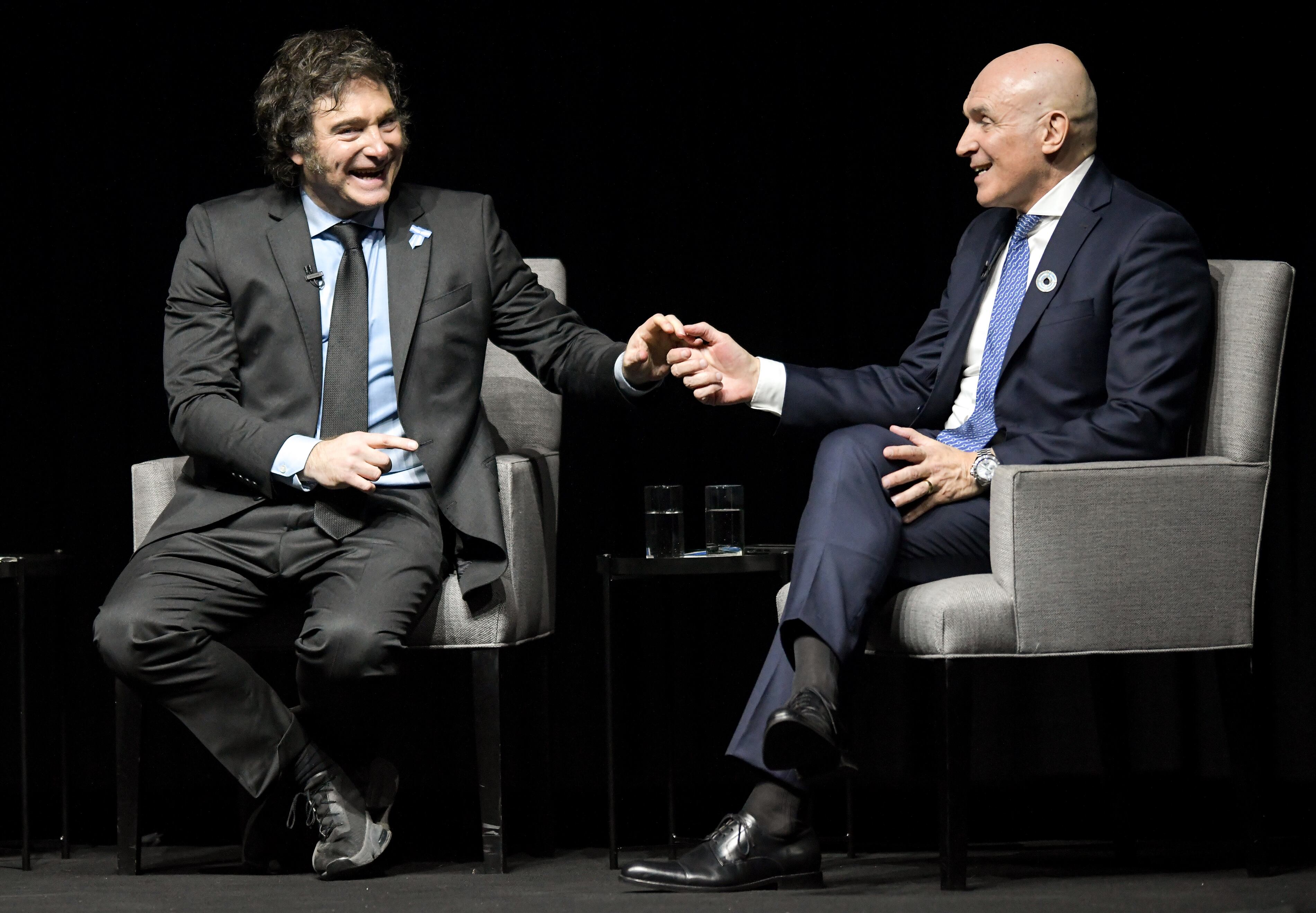 El presidente de Argentina, Javier Milei, y el diputado, Jose Luis Espert. FOTO: Marcelo Endelli/Getty Images
