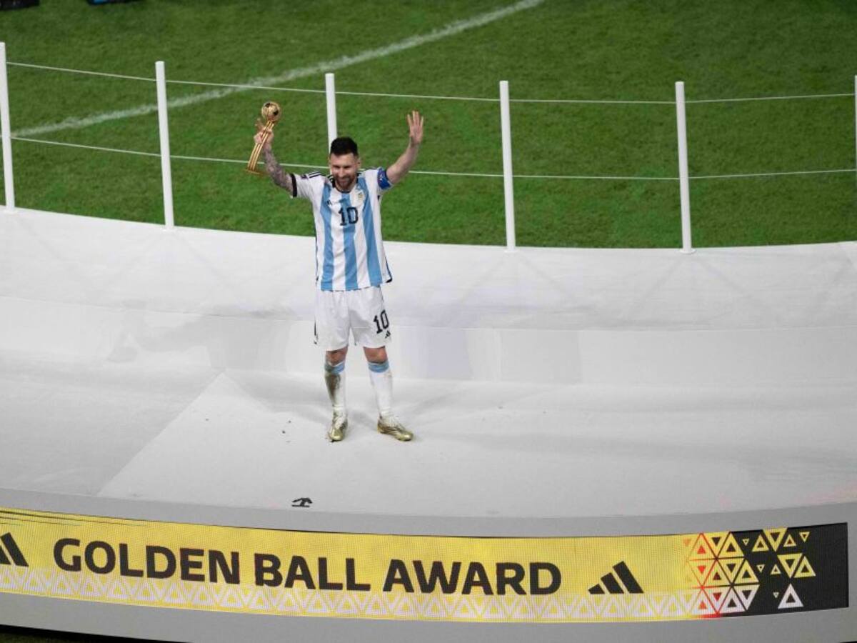 Messi recibió el Balón de Oro del Mundial de Qatar 2022
