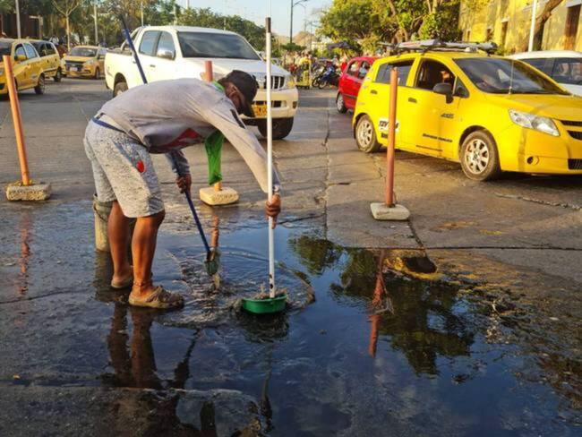 Rebosamiento de aguas negras/ Archivo Ivan Calderón