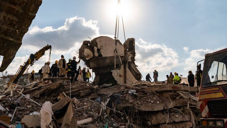 Hay estructuras colapsadas, miles de familias en las calles: rescatista en Turquía