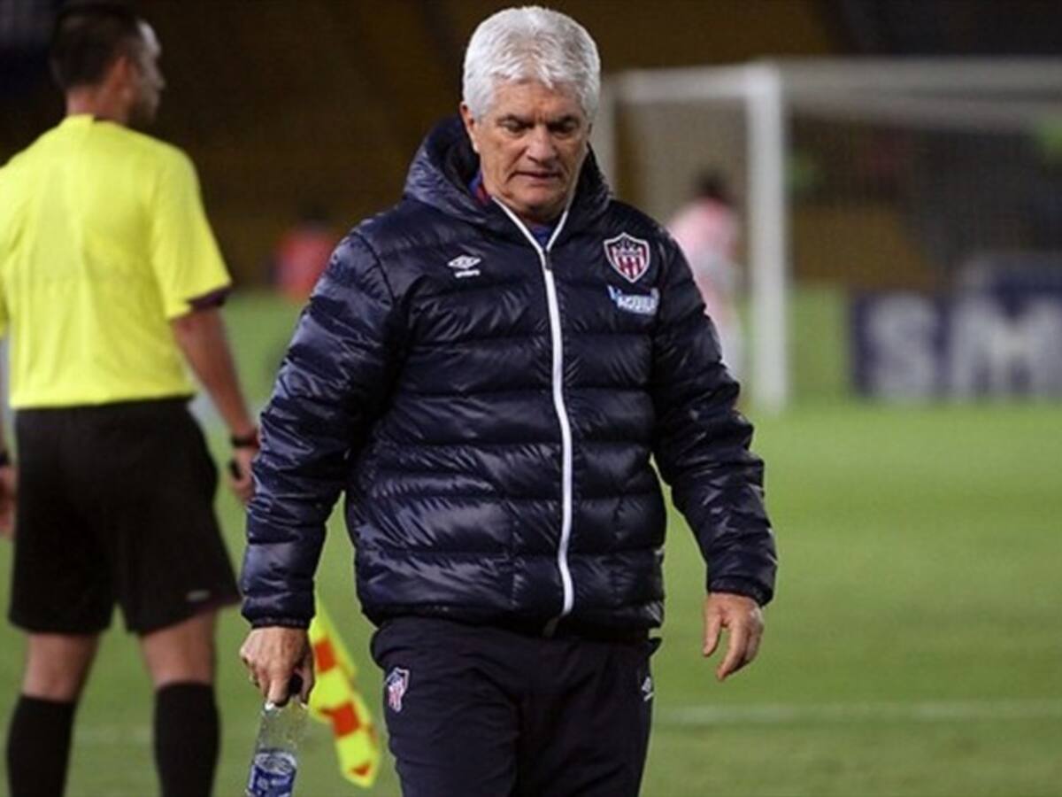 No se puede jugar 3 torneos con 25 jugadores: Julio Comesaña