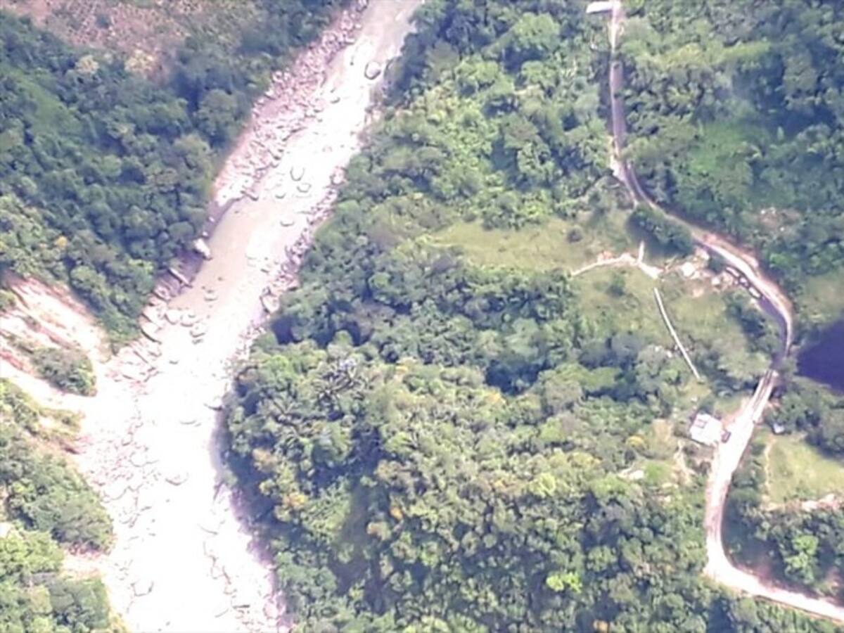 Hay presencia de crudo en quebrada La Esmeralda del municipio de Toledo, N. de Santander