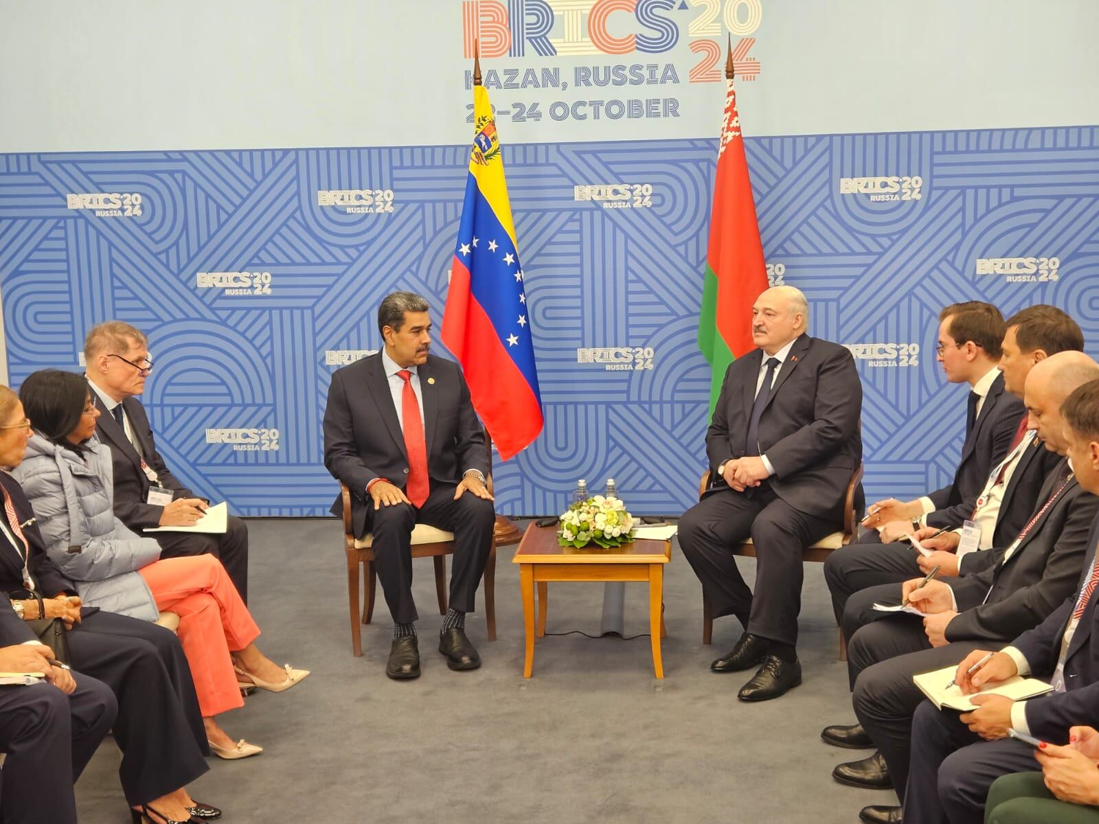 Nicolás Maduro con los líderes Alexandr Lukashenko, Mahmud Abás y Recep Tayyip Erdogan en la cubre BRICS. I Foto: W Radio.